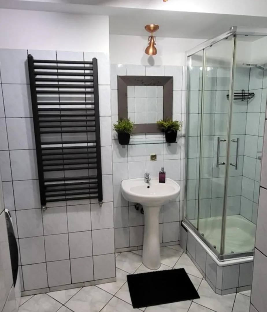 Quiet Basement Apartment Poznan Poland