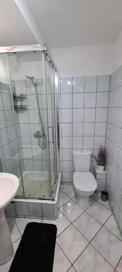Quiet Basement Apartment Poznan